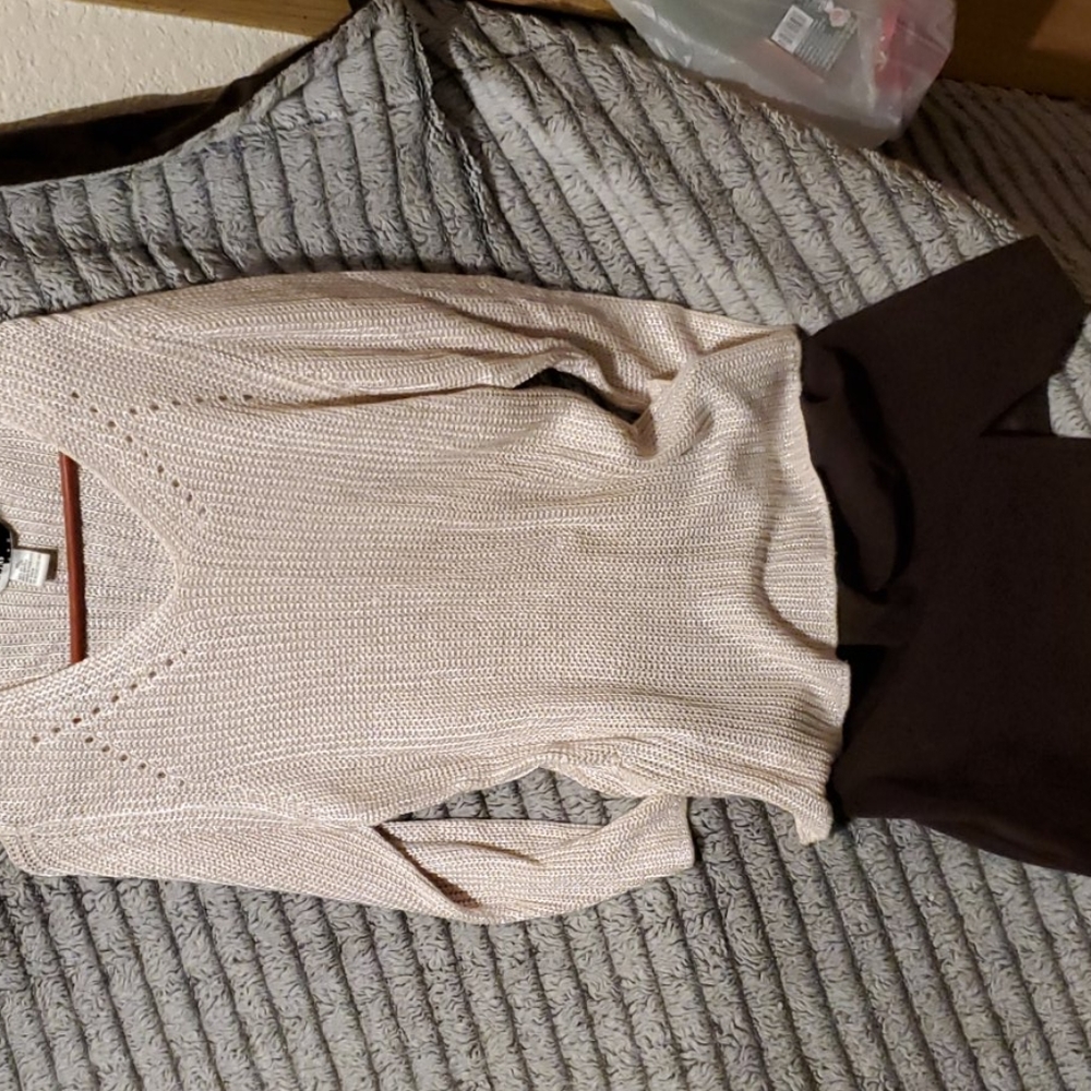 Sweater - Picture 4 of 5